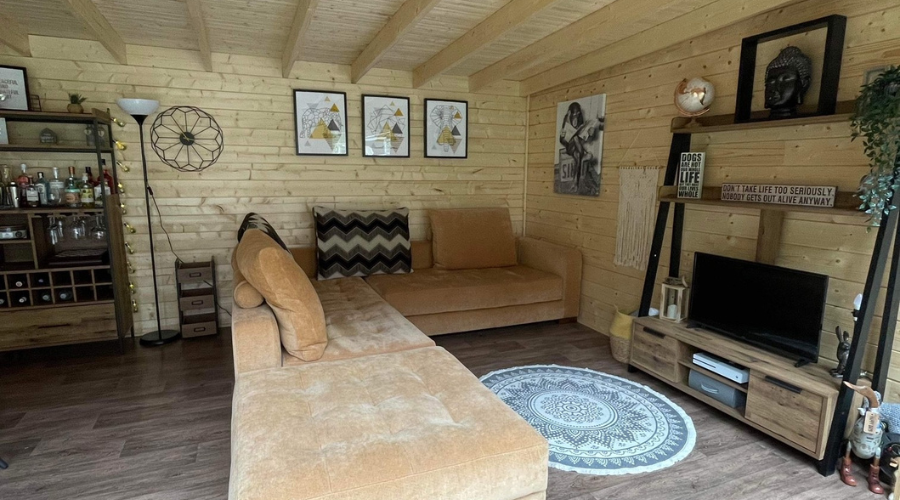A_cabin_to_relax_in-image-4