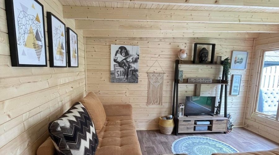 A_cabin_to_relax_in-image-2