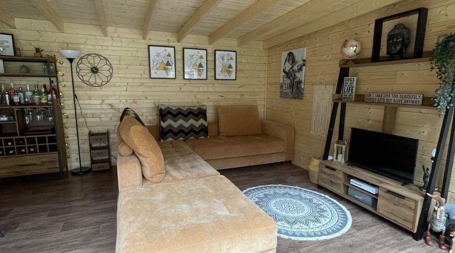 A_cabin_to_relax_in-image-3